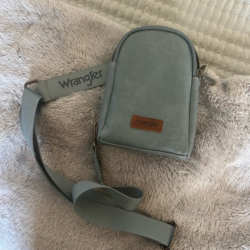 Crossbody wrangler purse